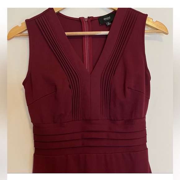 MYSTIC Sheath Dress V-Neck Fitted Pintucks Sleeveless Red‎ Maroon Short Mini - Picture 5 of 6